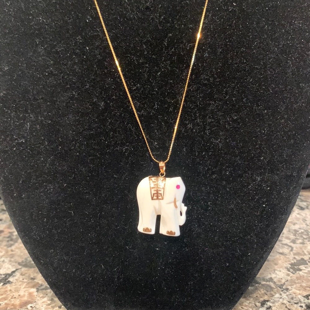 Vtg. ELEPHANT with RUBY EYE-14KT